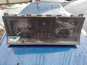 Панель приладів Renault 5