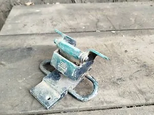 Петля дверей 4A0833412A Audi A6 C4 задня права нижня