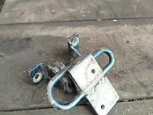 Петля дверей 4A0833412A Audi A6 C4 задня права нижня