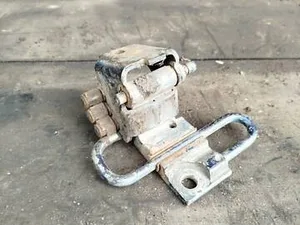 Петля дверей 4B0831412B Audi A6 C5 передня права нижня