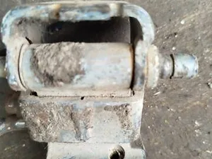 Петля дверей 4B0831412B Audi A6 C5 передня права нижня