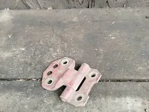 Петля дверей Mercedes W124