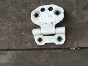 Петля дверей Mercedes W124