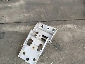 Петля кришки багажника Dodge Caravan 3