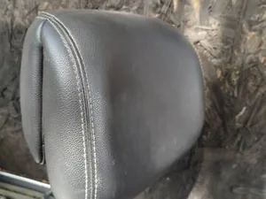 Підголівник Передній Renault Megane III