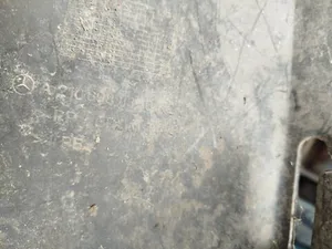 Підкрилок Лівий Передній 2106988330 Mercedes W210