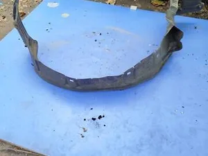 Підкрилок Лівий Передній 2106988330 Mercedes W210