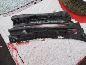 Пластик під лобове скло 0K2A150786 Kia Sephia II