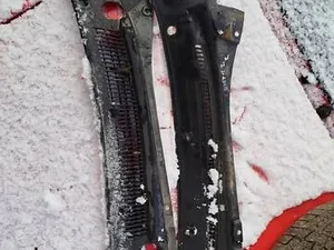 Пластик під лобове скло 0K2A150786 Kia Sephia II