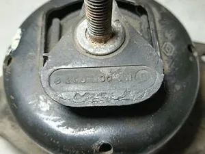 Подушка мотора Права 8200000011 Renault Laguna II