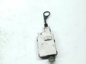 Привід лючка бензобака 7700420164 Renault Scenic