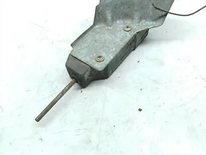 Привід лючка бензобака 90460064 Opel Omega B