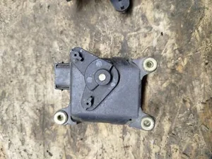 Привід заслінки пічки 8D1820511B Volkswagen Passat B5, Audi A6 C5