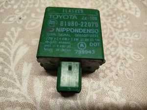 Реле поворотів 8198022070 Toyota corolla 1983-87