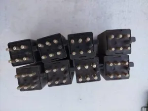 Реле склоочисника 0008210863 Mercedes 123