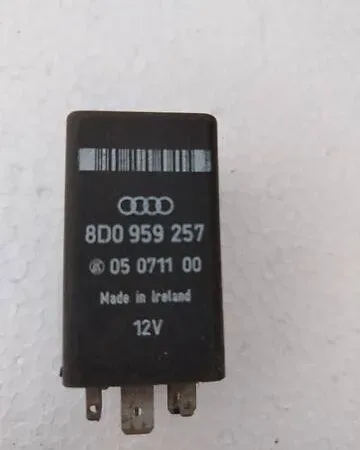 Реле склопідйомника 8D0959257 Audi A6