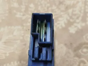 Резистор пічки 90586303 Opel Vectra B