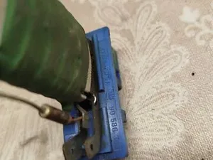 Резистор пічки 90586303 Opel Vectra B