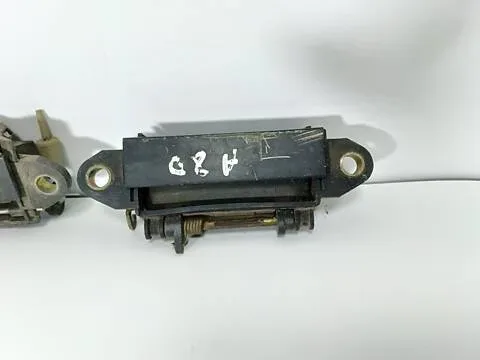 Ручка дверей 89383920 Audi 80 B3