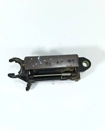 Ручка дверей передня ліва 4A0837205 Audi A6 C4