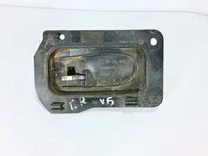 Ручка дверей внутрішня передня права 09134968 Opel Vectra B