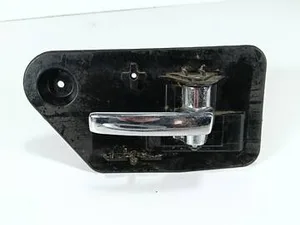 Ручка дверей внутрішня задня права 90566894 Opel Omega B