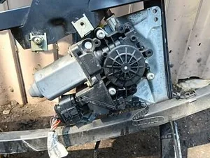 Скло Склопідйомник Передній лівий Ауді А4 Б5 Audi a4 b5