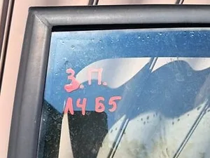 Скло Склопідйомник Задній Правий Ауді а4 б5 Audi a4 b5