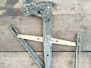 Склопідйомник Лівий Передній 8346062B00 Suzuki Swift