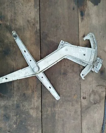 Склопідйомник Правий Передній 90360536 Opel Astra F