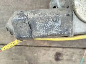 Склопідйомник Правий Задній MB320216 Mitsubishi Pajero 1982-1991