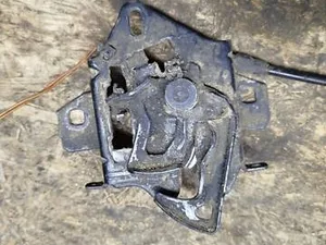 Трос капота із замком 3B0823509K Volkswagen Passat B5