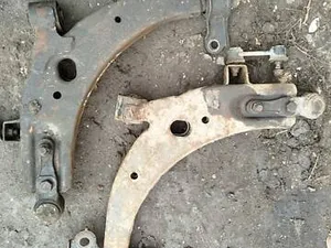 Важіль підвіски Передній Kia Sephia II