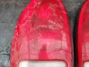Задні ліхтарі Dodge Caravan