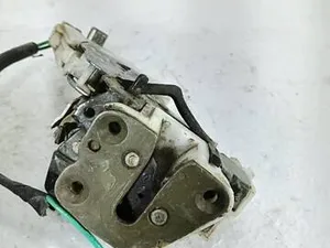 Замок дверей 8055201U60, 8255250J00 Nissan Primera P10 1990-1996