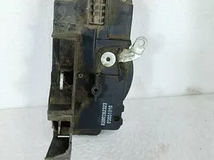 Замок дверей Лівий Задній 8200282323 Renault Trafic 2001-2014