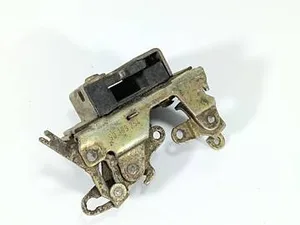 Замок дверей Лівий Задній 90159254 Opel Kadett