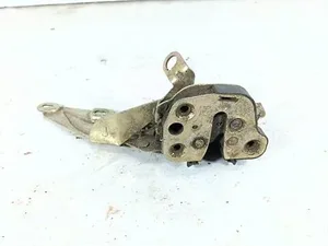Замок дверей Лівий Задній 90306833 Opel Vectra A