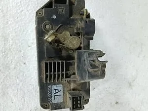 Замок дверей Лівий Задній 90503995 Opel Vectra B 1995-1999