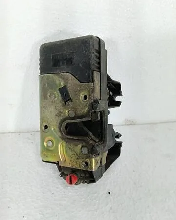 Замок дверей Лівий Задній 90561157 Opel Astra G 1998-2004