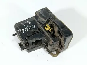 Замок дверей Лівий Задній Renault Scenic 1996-2003