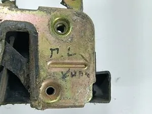 Замок дверей передній лівий Mitsubishi Carisma