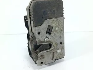 Замок дверей передній правий 24444016 Opel Astra G