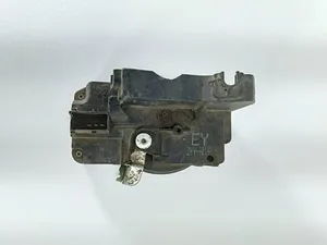 Замок дверей передній правий 24444016 Opel Astra G