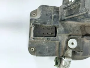 Замок дверей передній правий 24444016 Opel Astra G