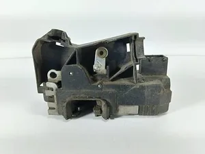 Замок дверей передній правий 24444016 Opel Astra G