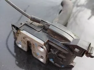 Замок дверей Правий Передній 805020001R Renault Megane III
