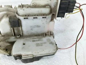 Замок дверей Правий Передній 1H0862154 Volkswagen Golf III, Vento