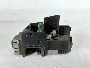 Замок дверей Правий Передній 24414113 Opel Vectra B 1999-2002