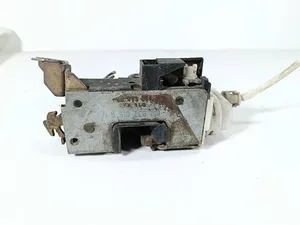 Замок дверей Правий Передній 8D1837016A Audi A4 B5